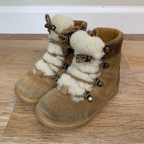 UGG Ager Kids Unisex Winter Warm Boots, Size 7 - Picture 3 of 13